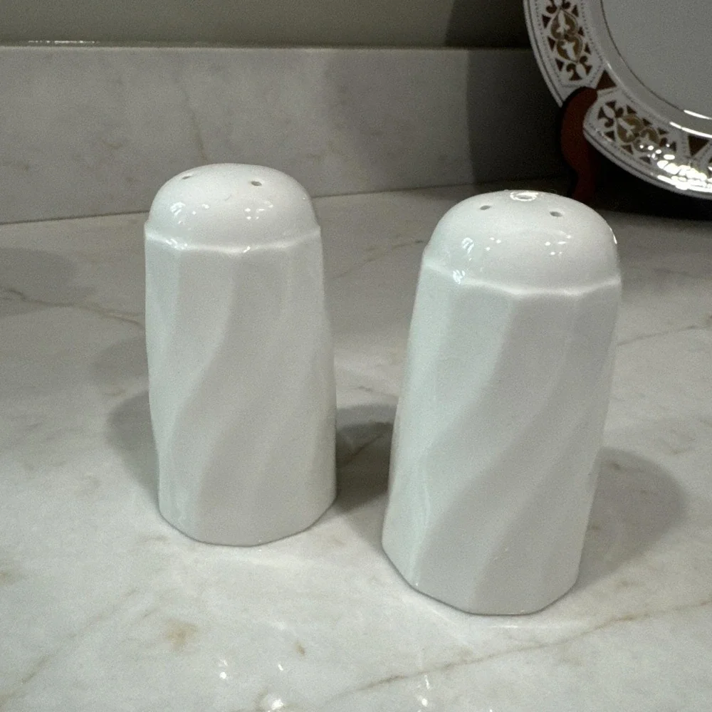 Johnson Brothers Regency White Ironstone Salt Pepper Shakers Made In England